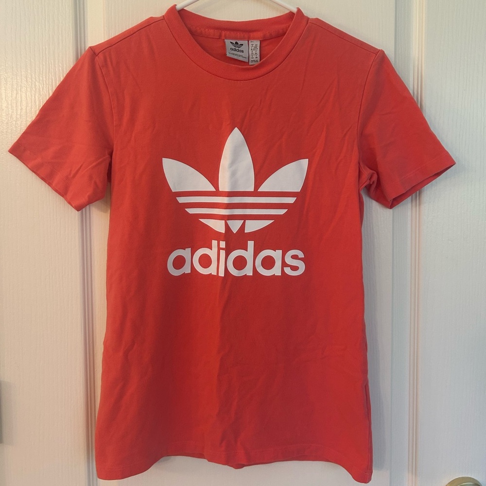 Coral women’s adidas tee, x-small